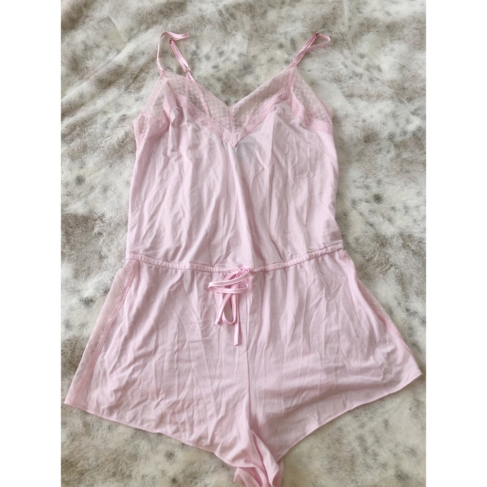 🎀 NWT VICTORIA SECRET PINK ROMPER SLEEPWEAR 🎀